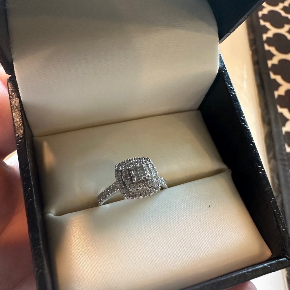 Elegant Silver Diamond Ring